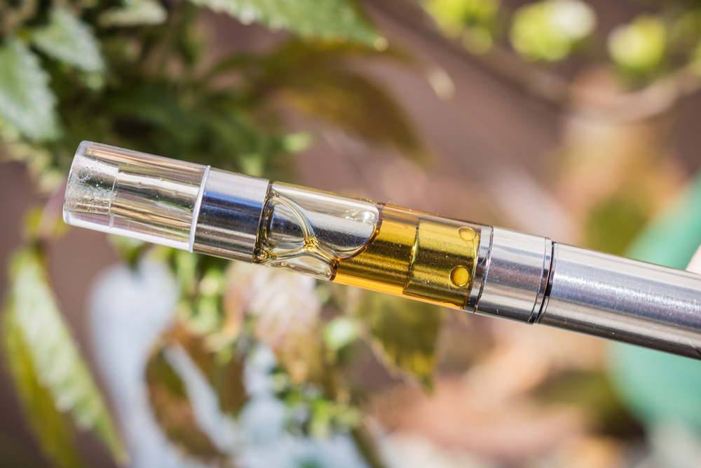 What is the Difference Between Live Resin and Distillate Cartridge?